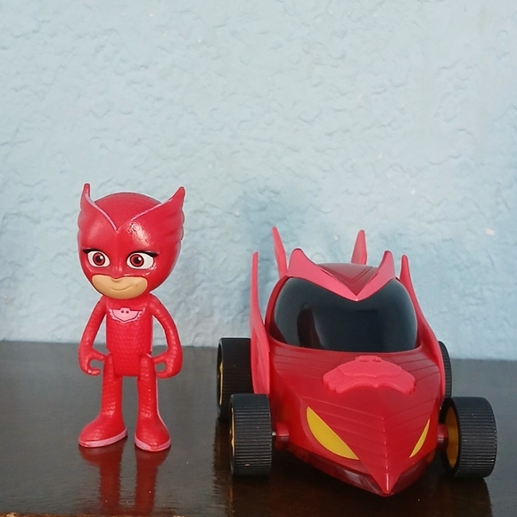 PJ MASK pull back light up/ sounds car Owlette 3 inch figure - Picture 1 of 5